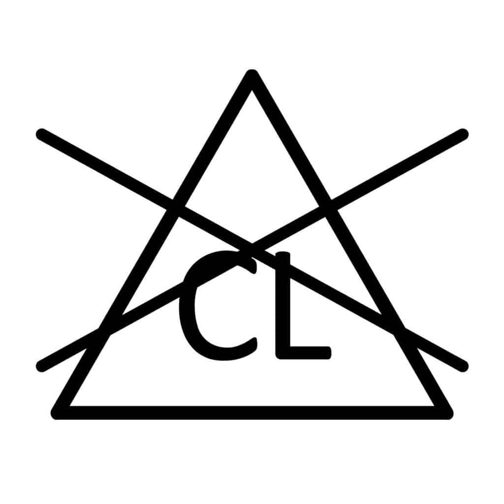 Vaatteiden pesusymboleissa kolmio on valkaisuohje. Kilmio, jonka sisällä on kirjaimet CL ja päällä ruskit, tarkoittaa, että vaatteiden kloorivalkaisu ja kloriittipesu on kielletty.